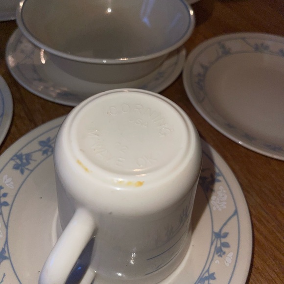 Corelle tea /coffee cups w saucers blue flowers - Picture 8 of 8